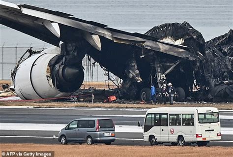 Tokyo plane crash: Aussies relive terrifying moment their Japan ...