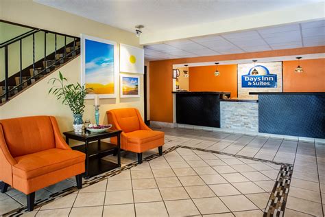 Days Inn & Suites by Wyndham Stevens Point | Stevens Point, WI Hotels