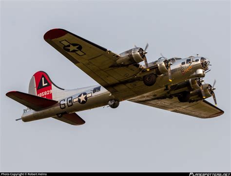 N3193G Private Boeing B-17G Flying Fortress Photo by Robert Helms | ID 1329455 | Planespotters.net