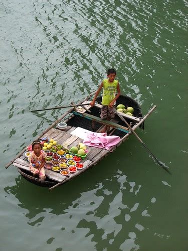 Halong Bay, Vietnam | Kids in their floating shop, selling f… | Ciaran O´Neill | Flickr