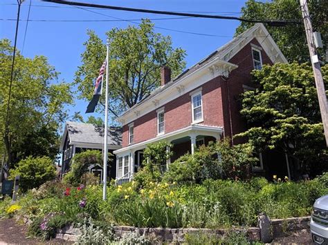 THE WATER STREET INN - Updated 2024 Prices & B&B Reviews (Kittery, Maine)