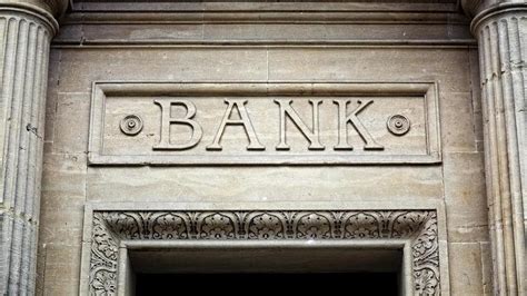 What to Expect From Bank Stocks in 2021 - TheStreet