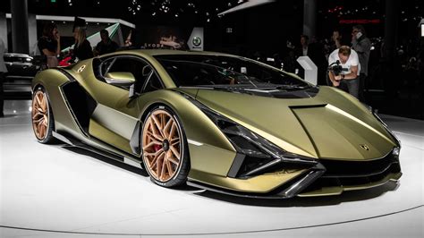 Lamborghini Sian offers hybrid thrust to the tune of 819 horsepower - CNET