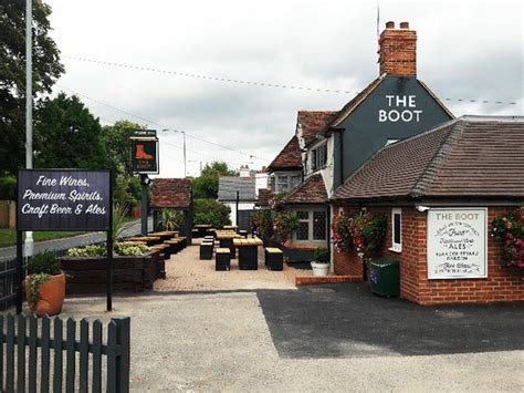 THE BOOT, Bracknell - Menu, Prices & Restaurant Reviews - Tripadvisor