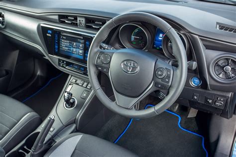 Auris Hybrid Interior (2017) - Toyota Media Site