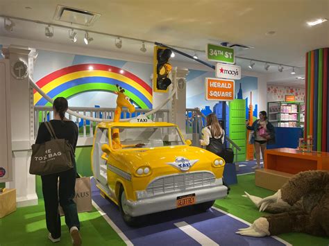 Toys 'R' Us To Make A Nationwide Brick & Mortar Comeback