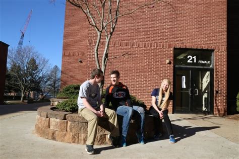 Liberty University's 'champions for Christ' praise guns in dorms | CBC News