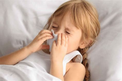 Rhinovirus infection transmission, symptoms & treatment