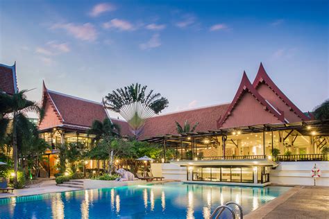 Deevana-Hotel-Pool-Deluxe-Wing - Phuket E-Magazine