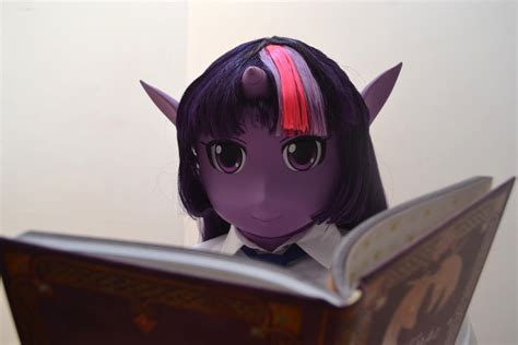 Twilight Sparkle - A little reading by KigCasey on DeviantArt