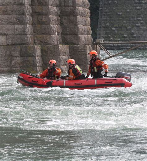 Rescue boat operations - training for emergency responders - R3 Safety ...