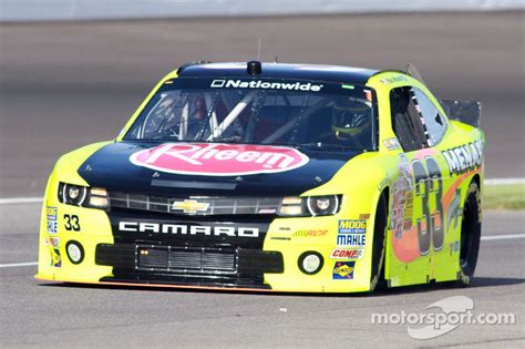 Paul Menard takes NASCAR Nationwide race at Michigan