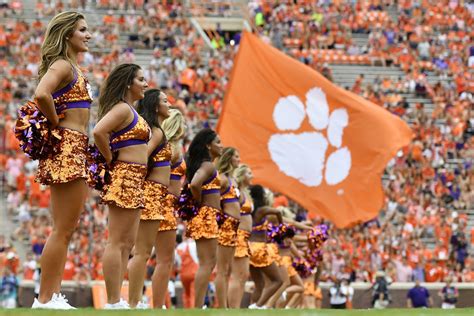 Meet The Clemson Cheerleader Everyone's Talking About Monday - The Spun