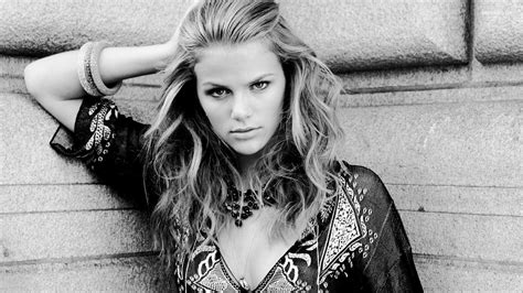 Brooklyn Decker HD Wallpaper: Captivating Beauty in Black and White