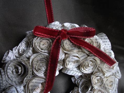 Julia's Cards: A paper rose wreath for Christmas!