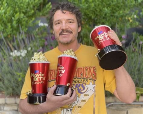 Pedro Pascal wins Best Hero. Best Duo. Best Show at 2023 MTV Awards🍿 ...