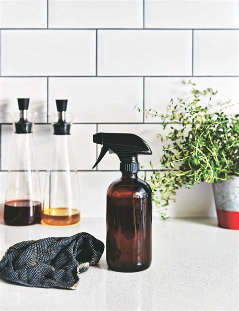 Everything to Know About White Vinegar For Cleaning - Moral Fibres