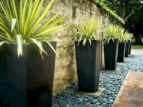 Astounding 30 Best Contemporary Outdoor Planters Design For Beauty Home ...