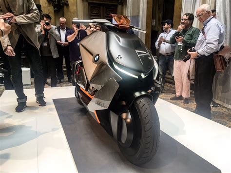 BMW Concept Link scooter unveiled at Concorso d’Eleganza Villa d’Este