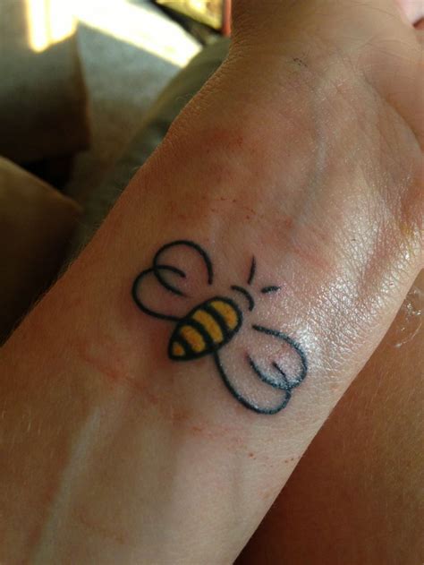 8+ Bee Tattoo Ideas For You - patriotic tattoo designs