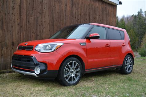 CAR REVIEW: 2017 Kia Soul Turbo - Trucks And SUVs