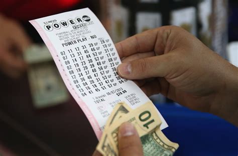 Winning ticket for $2bn Powerball jackpot revealed in California after delay in drawing