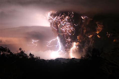 Lightning Storm Generated by Chilean Volcano (Images) - Universe Today