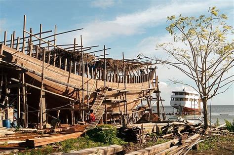 Cara Membuat Perahu Pinisi, Perahu Khas Bugis Makassar yang Sudah Ada Sejak Ratusan Tahun Lalu ...