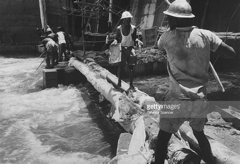 workers-helping-in-the-construction-of-the-kariba-dam-picture-id50575359 (1024×700) Dam ...