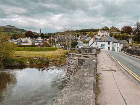 Crickhowell Bridge - How To Visit The Longest Stone Bridge In Wales (2024)!