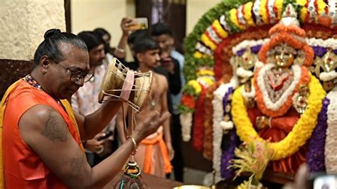 Sri Bande Mahakali Temple | Arul Udukai Poojari | Palace Guttahalli Ooru Habba 2023 | Bangalore ...