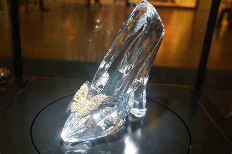 File:Cinderella Glass Slipper (16936171941).jpg - Wikimedia Commons