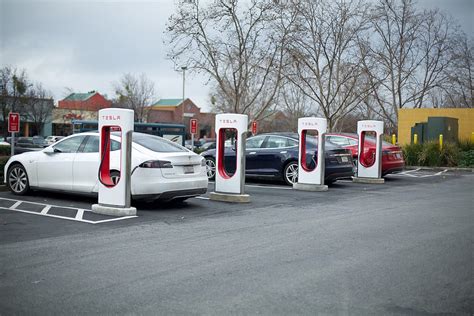 #TESLA Supercharger Stations. #TESLA Supercharger Stations Para que ...