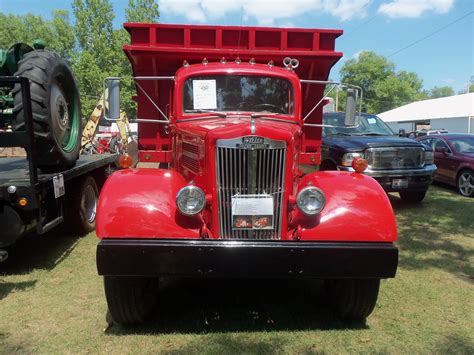 A red White grain truck | Farm trucks, Dump trucks, Old trucks