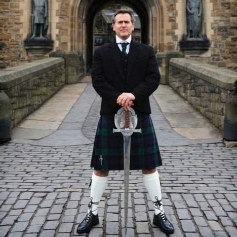 Bruce Campbell holding Connor Macleod’s Highlander Broadsword in Clan ...