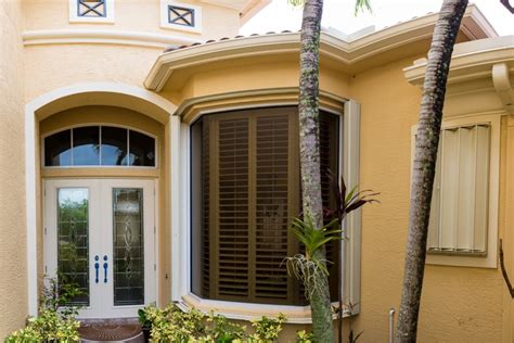 Hurricane Accordion Shutters – South Florida - Save Up To 33%