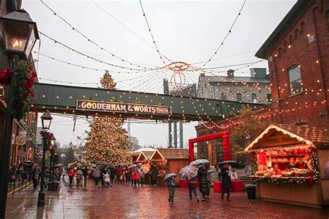 Toronto Traditions: Toronto Christmas Market at the Distillery District