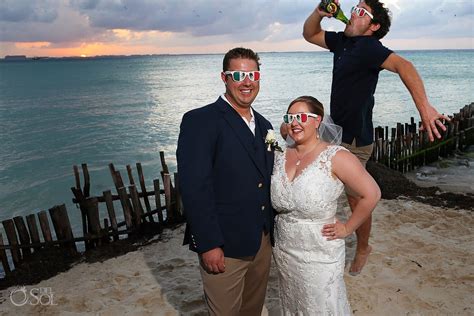 This is the ultimate Photobomb post, including destination wedding photobombs on the beach and ...