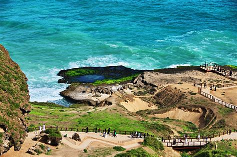 SALALAH - Al Mughsail Beach and West Salalah Tour