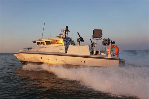 “U.S. Navy’s New 40-Foot Defiant Patrol Boat” –Naval News, Plus FMS ...