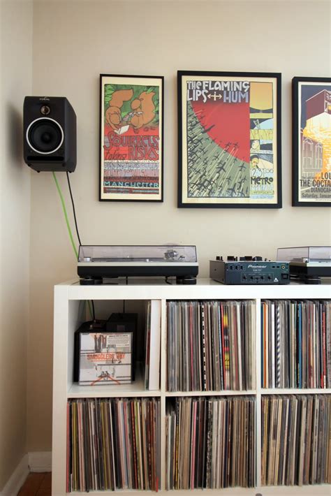 How to Incorporate a Record Player Into Your Interior | Apartment Therapy