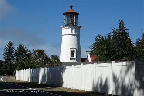 Umpqua River Lighthouse - Umpqua Lighthouse State Park - Oregon Discovery