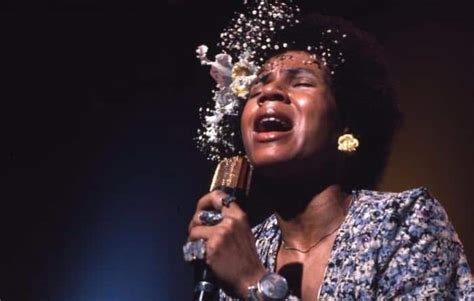 10 Best Minnie Riperton Songs of All Time - Singersroom.com