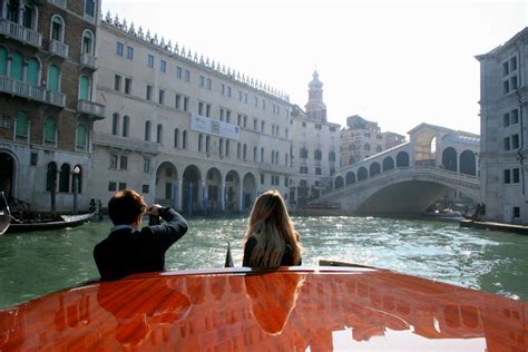 Venice from the Water: Grand Canal boat tour :: Venice Incoming