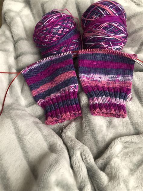 Cuff down socks two at a time : r/knitting