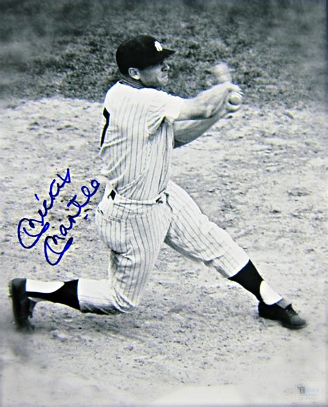 Mickey Mantle Autographed 8 x 10 Photo - Memorabilia Center