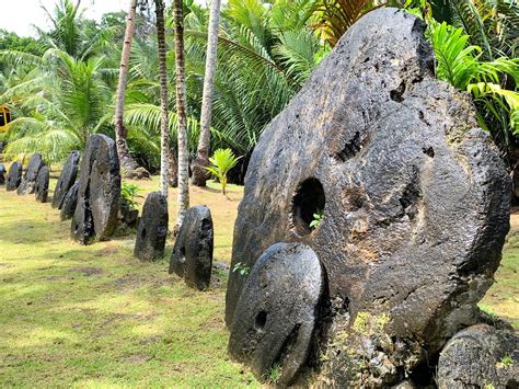Ngulu Atoll - Rai Stones (3) | Ngulu Atoll, Lamotrek Atoll and Ulul | Pictures in Global-Geography
