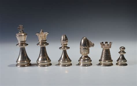 SOLID SILVER CHESS SET - Richard Gardner Antiques