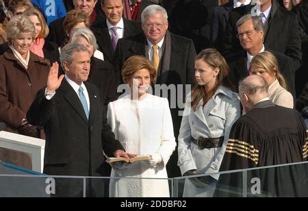 US NEWS STORY SLUGGED: OFFICE KRT PHOTOGRAPH BY CHUCK KENNEDY/KRT ...