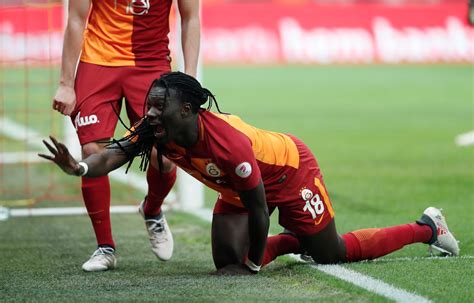 Bafetimbi Gomis Is Back!